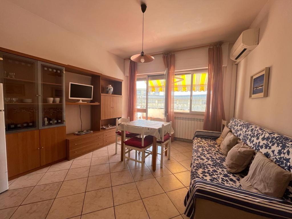 Imperiale Apartment Tirrenia Luaran gambar