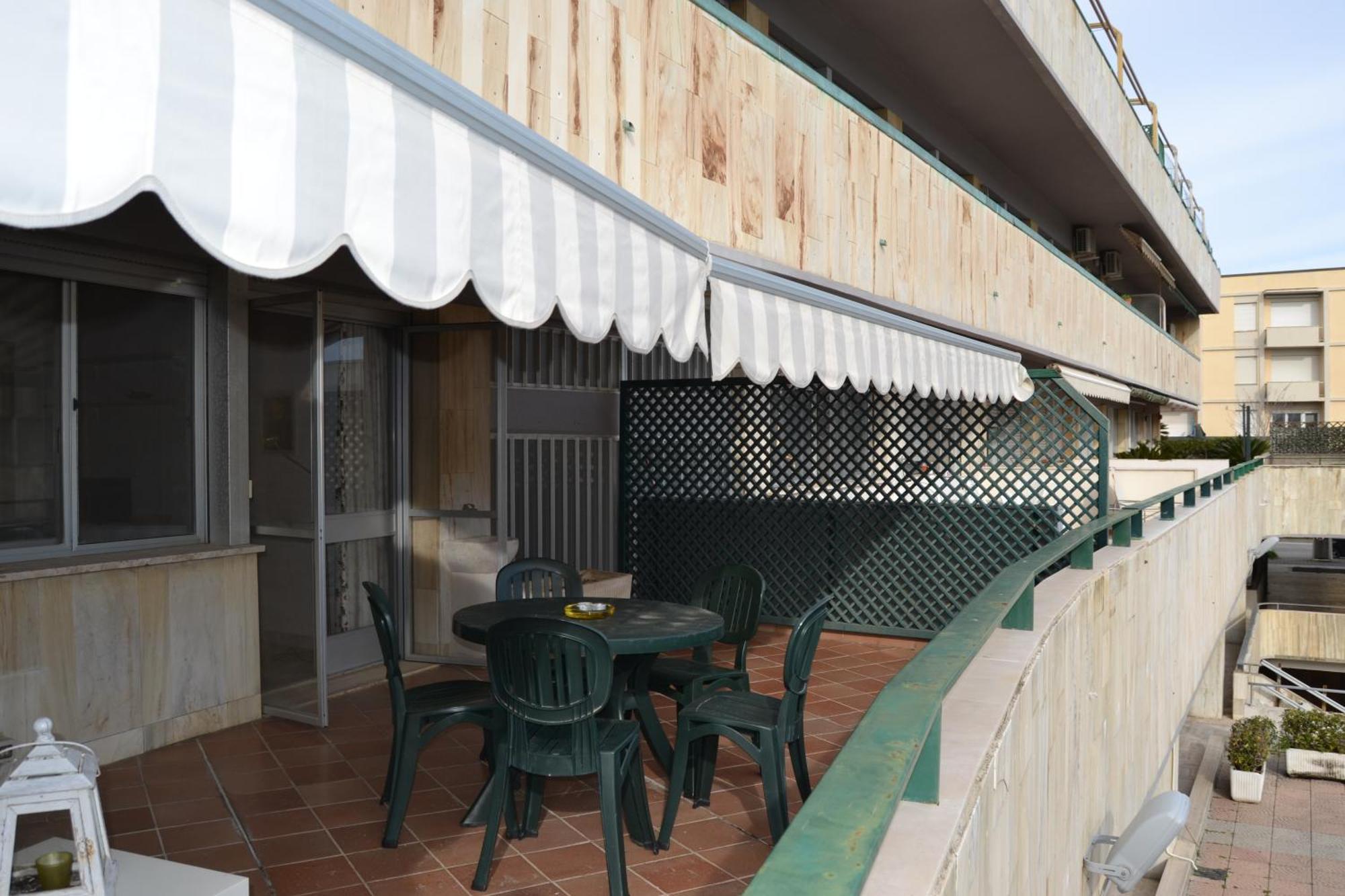 Imperiale Apartment Tirrenia Luaran gambar